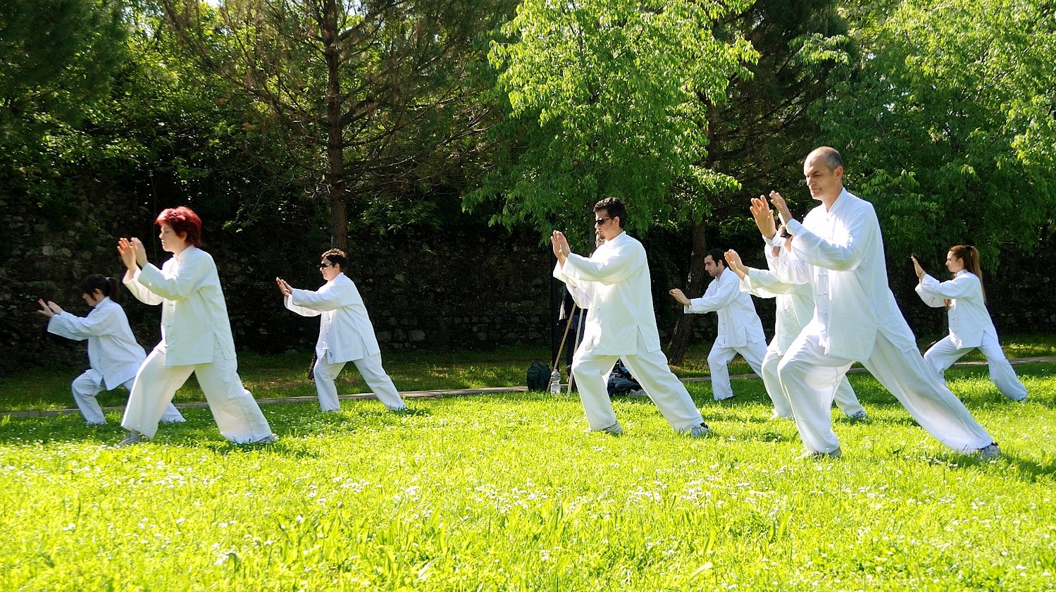 Chi kung practice in group